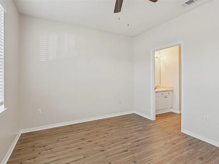 18001 Richmond Place Dr #1213 — Photo 15