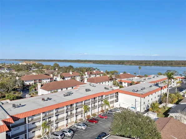 10540 77th Ter APT 207, Seminole, FL 33772