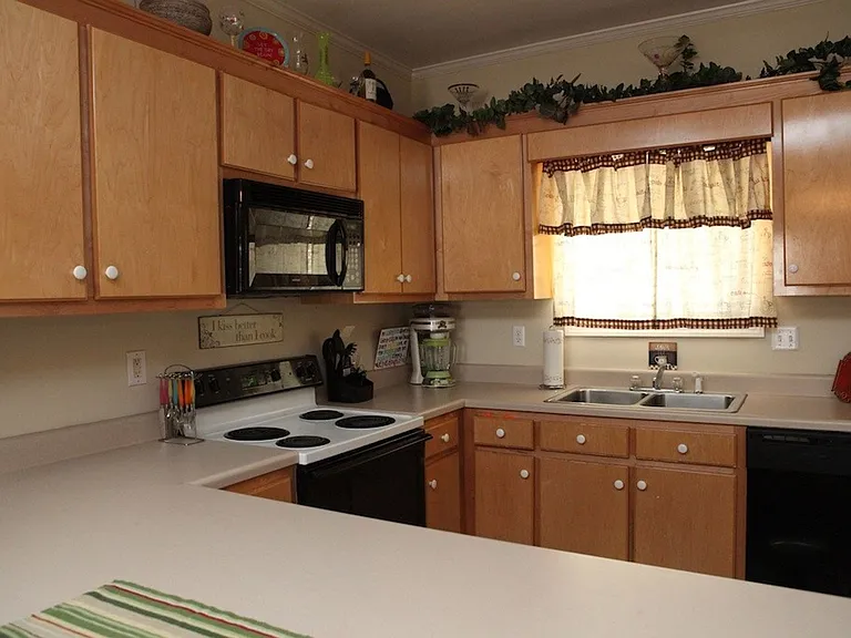 415 Hargrove Rd E #4X3 — Photo 8