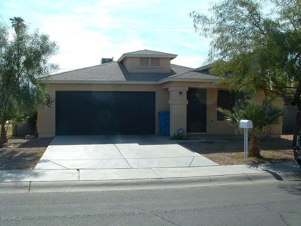 1st image of 2733 E Tamarisk Ave