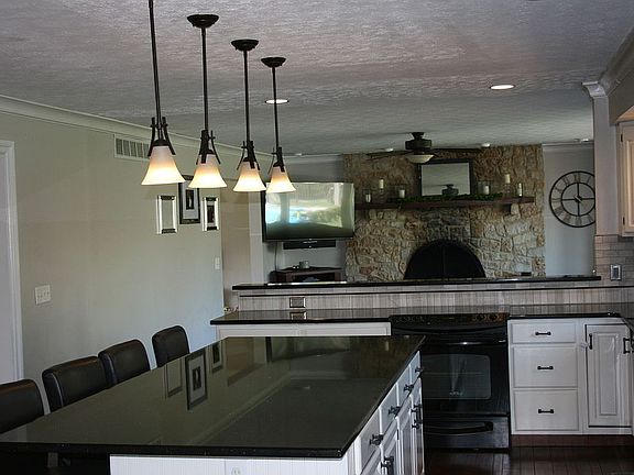 3rd image of 8578 Glen Eagle Ct