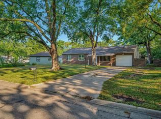 1418 SW Glencoe St, Topeka, KS 66611