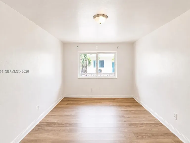 7721 Dickens Ave #7 — Photo 4