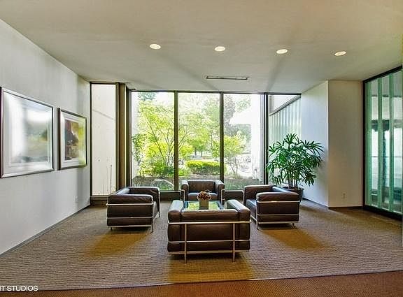 3rd image of 2800 N Lake Shore Dr APT 2909