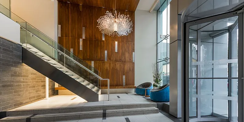 Rented by Greystar | media 18