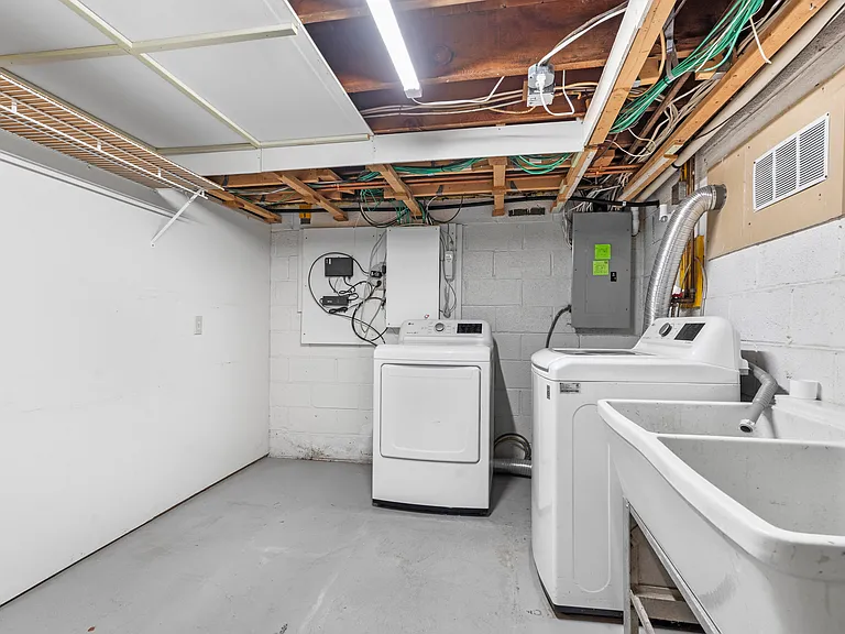 421 Lafayette St — Photo 12