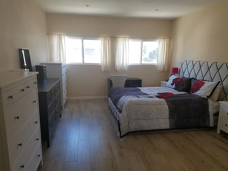4244 Mary Ellen Ave — Photo 14
