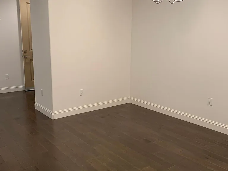 2585 El Camino Real #301 — Photo 3