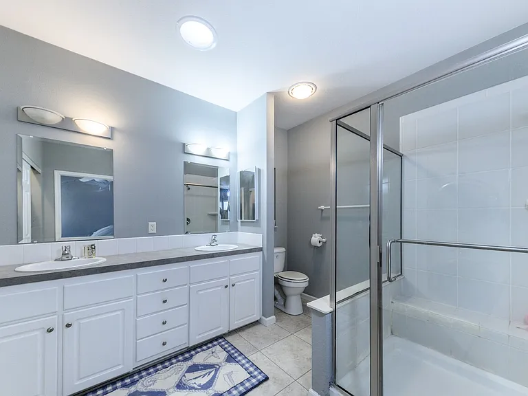 2 Emden Cir — Photo 43