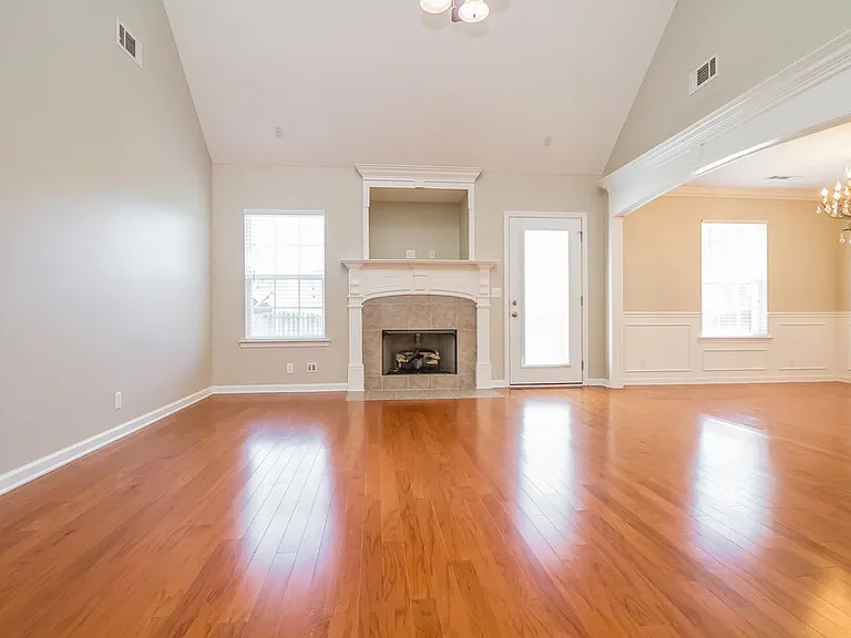 1511 Antebellum Dr — Photo 2