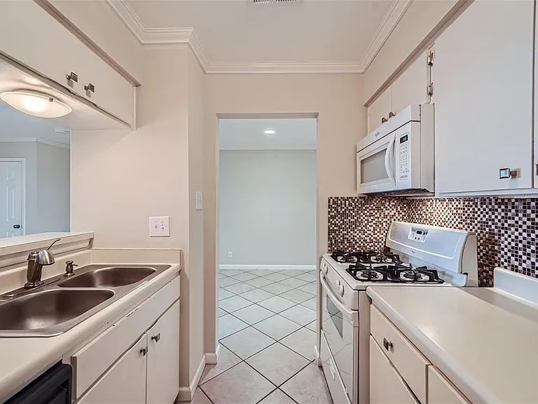 7920 Rockwood Ln #203 — Photo 7
