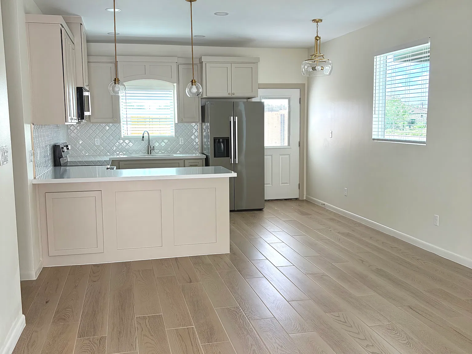 3 bed, 1131 sqft, $1,350 — Photo 3