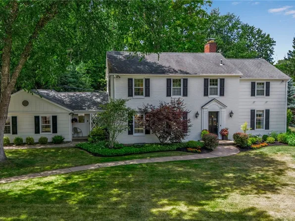 40 Knollwood Ln, Williamsville, NY 14221