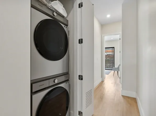 220 Freeman Avenue image 28 of 47