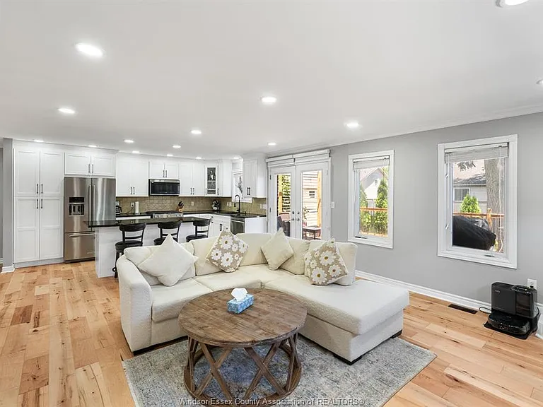 1376 Lakeview Ave — Photo 18