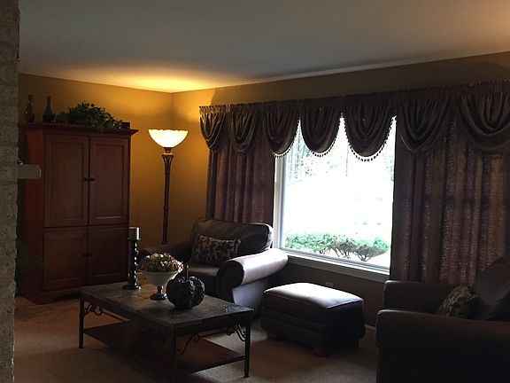 5th image of 50 Jamestown Ct