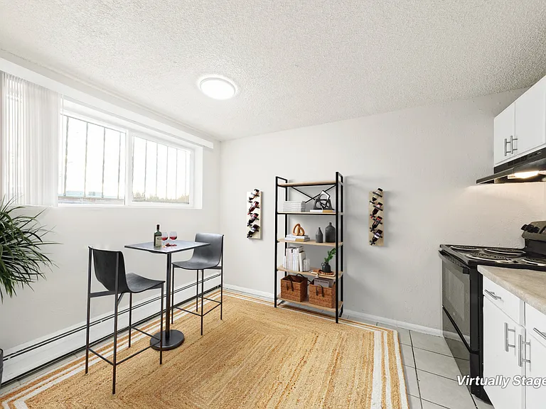 Tailwinds Apartments — Photo 12