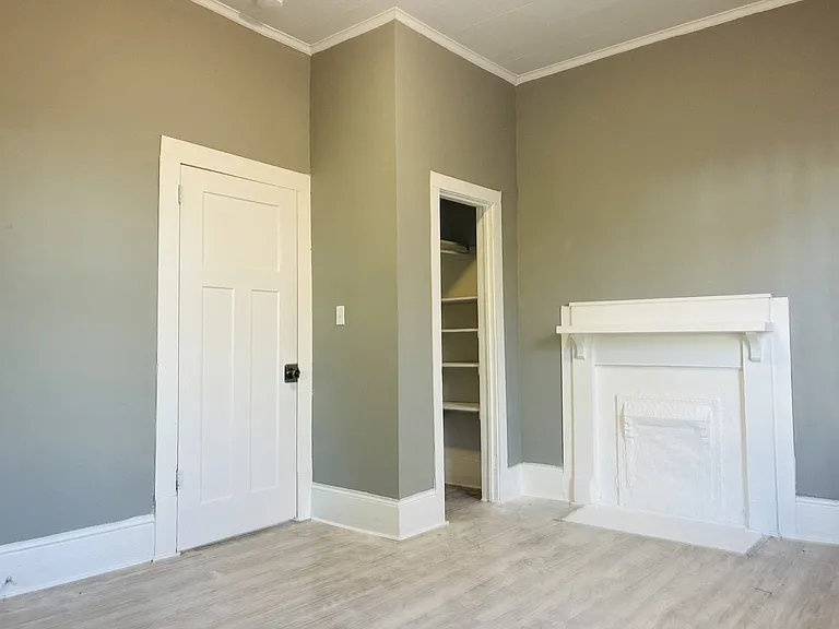 910 Walnut St — Photo 10
