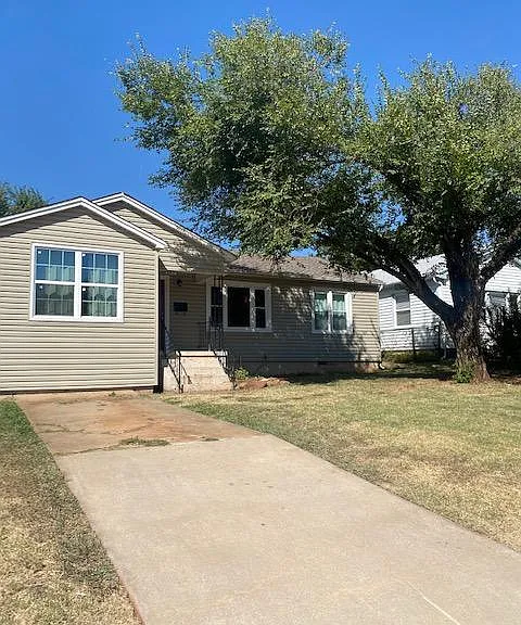 227 Benton Rd — Photo 2