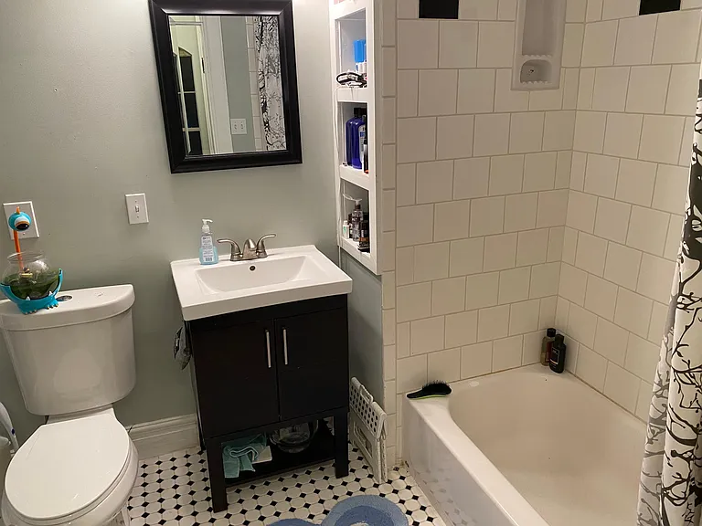 135 E Walnut St — Photo 16
