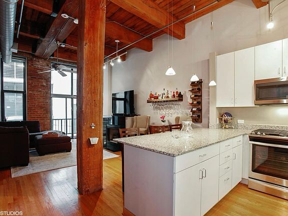 3rd image of 300 W Grand Ave APT 201