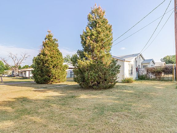 3rd image of 98 BELAIRE AVE