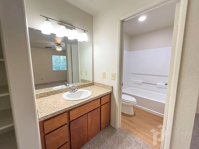 Amanda Place Apartments — Photo 43