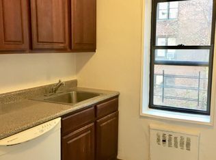 85-2 141st St, Jamaica, NY 11435