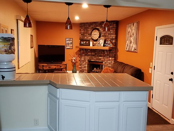 3rd image of 4740 Hans Ln
