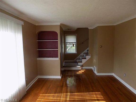 3rd image of 4295 W 137th St