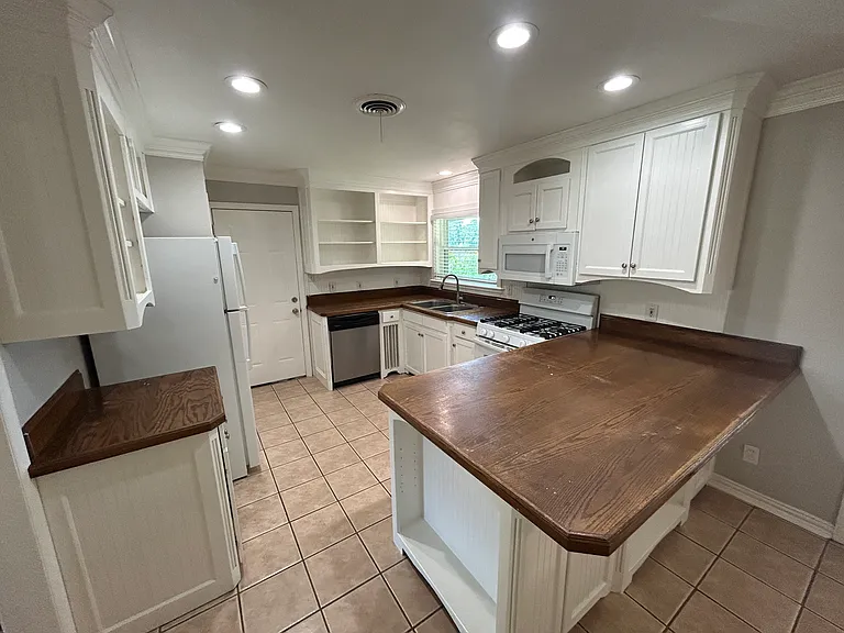 1107 Eric Ave — Photo 5