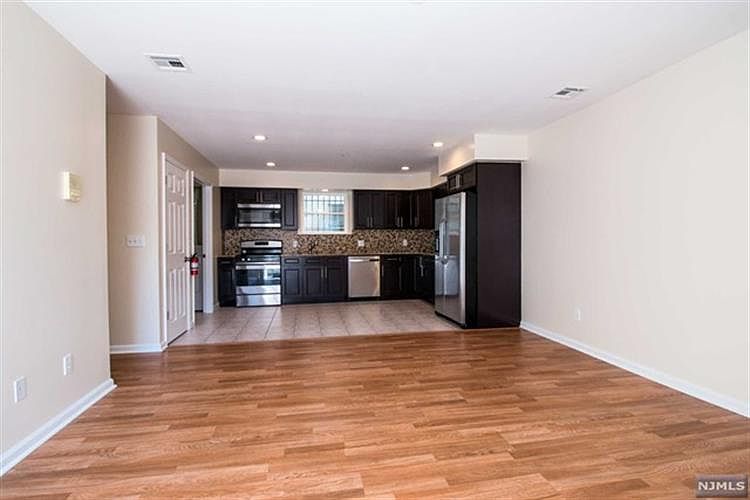 136 Malvern St Newark, NJ Zillow