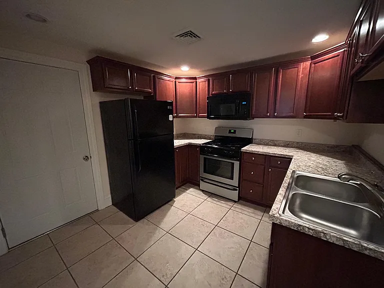 264 Union St #B — Photo 2
