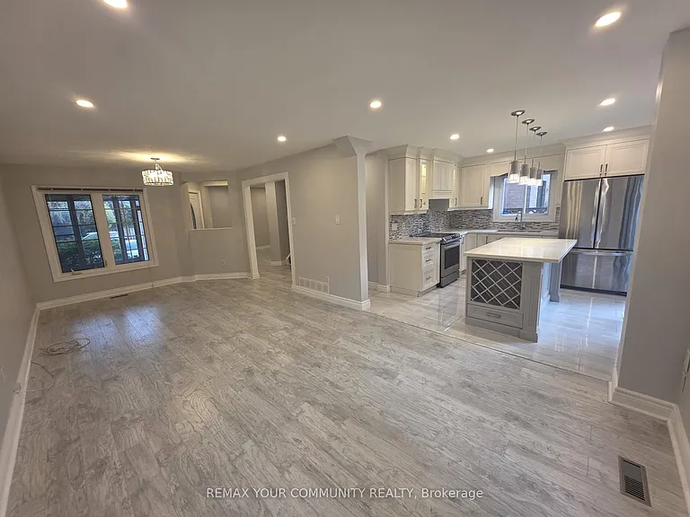 62 Deverill Cres — Photo 4
