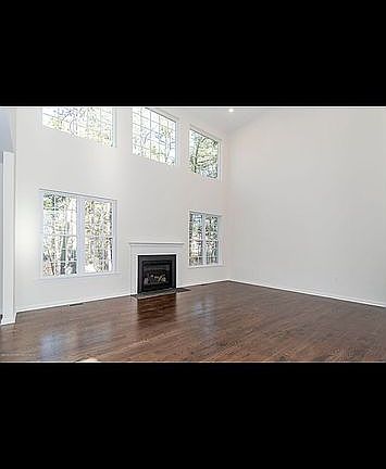 4th image of 1036 Englemere Blvd