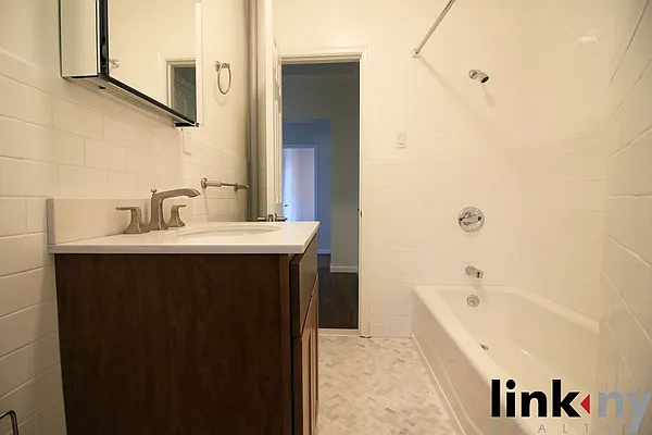 Rented by Link NY Realty | media 22