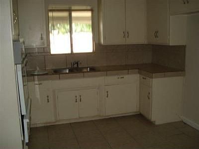 2nd image of 2025 Keeneland Ave