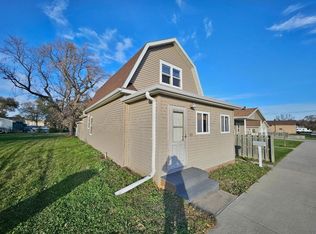 109 1st St NE, Rugby, ND 58368