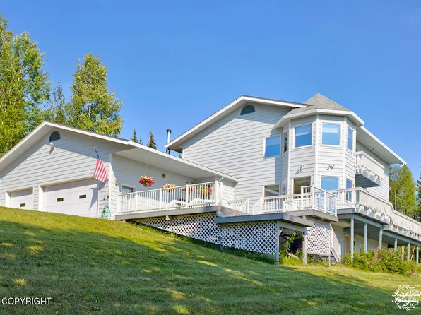 1488 Holy Cross Dr, Fairbanks, AK 99709