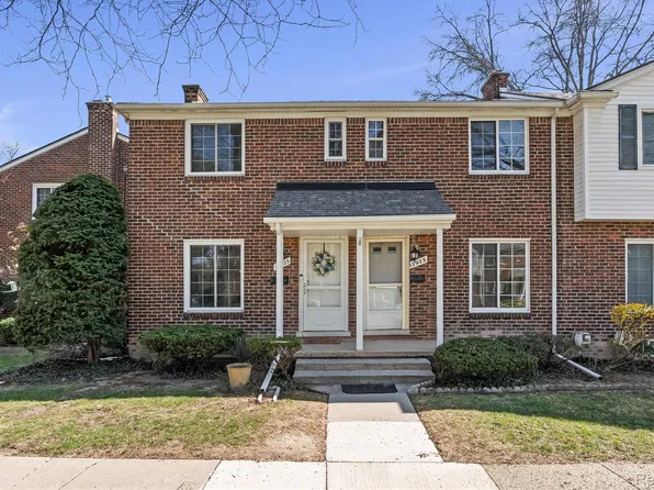 22923 Gary Ln, Saint Clair Shores, MI 48080