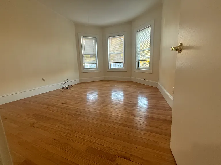 4 Watson St #2R — Photo 2