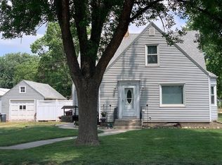 704 13th St, Springfield, SD 57062