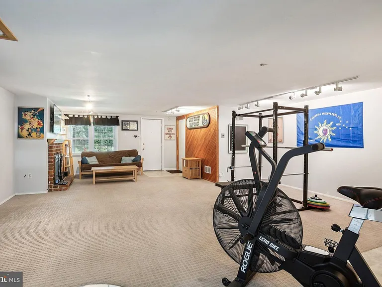323 Penwyllt Ct — Photo 11