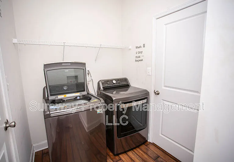 1 Tweentown Close — Photo 16