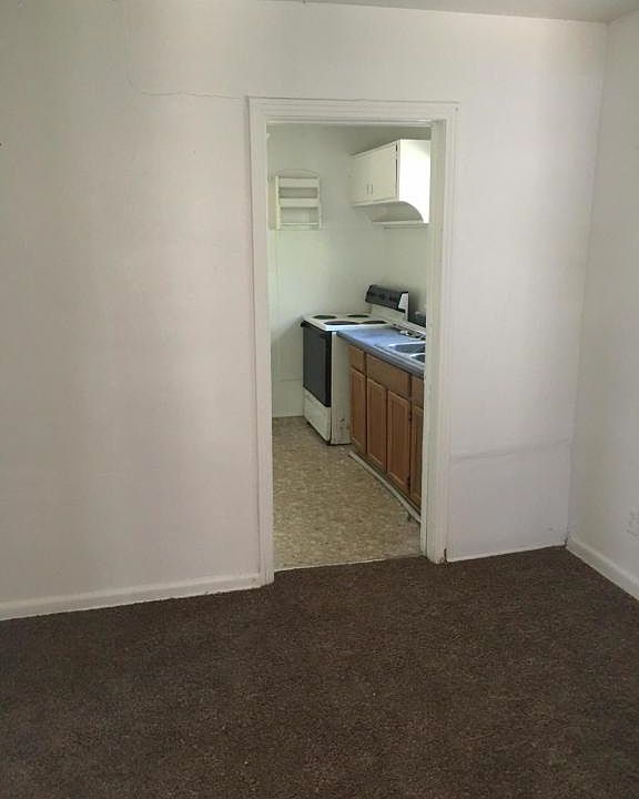 1st image of 2577 Calvin St