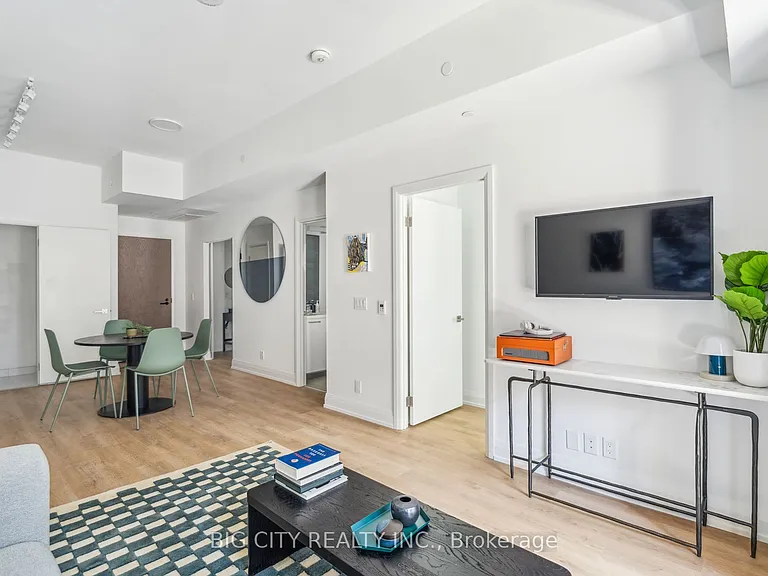 36 Brentcliffe Rd #307 — Photo 7