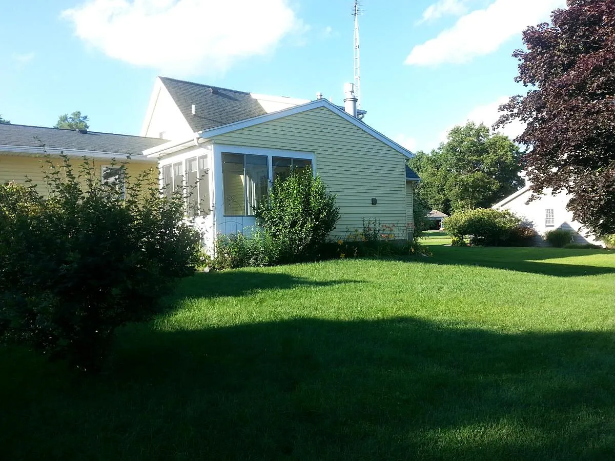Building Photo - 1415 Sherry Dr