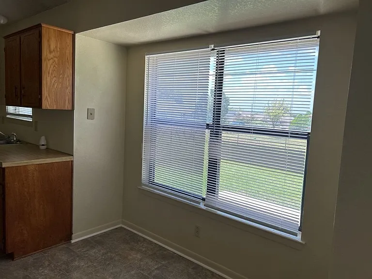 3319 Westrim Dr — Photo 8