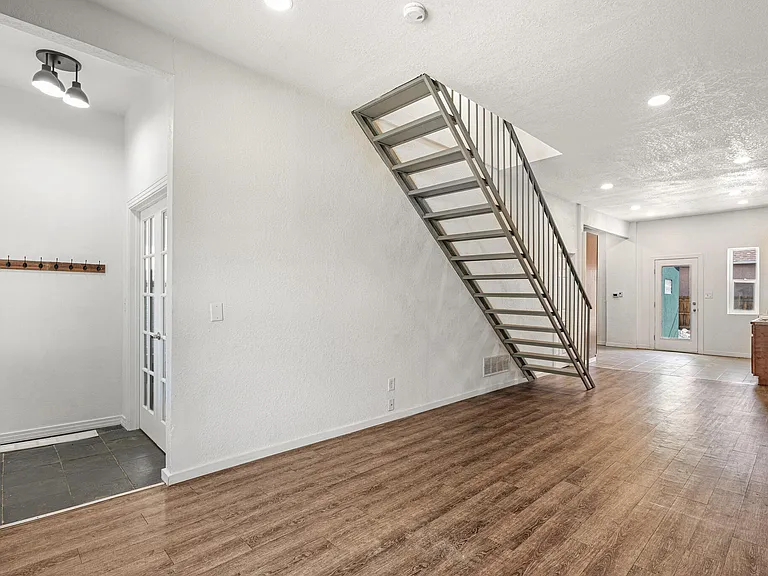 3306 N Gilpin St — Photo 7