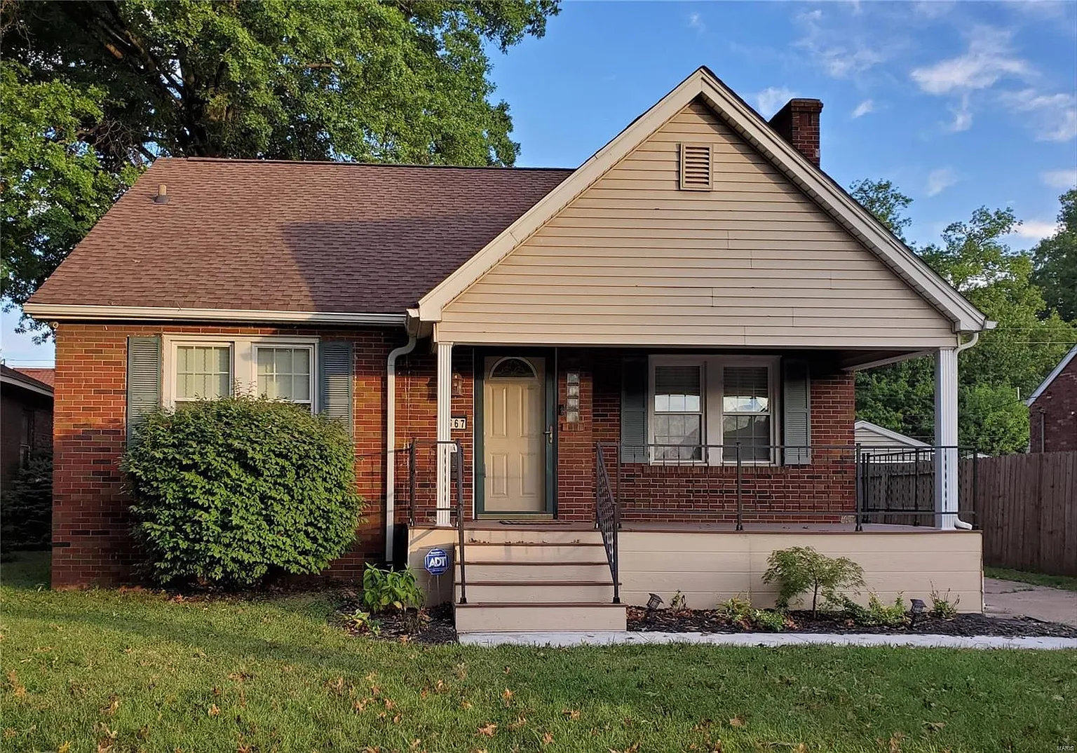 2667 Grand Ave photo 1